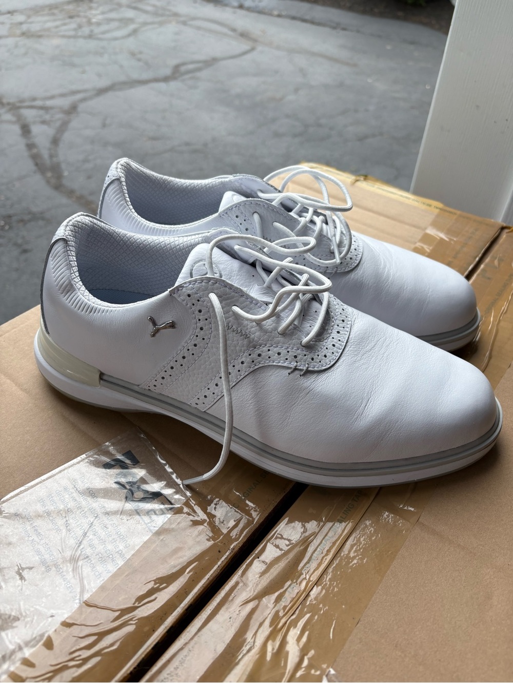 Puma Men’s White Leather Oxford Golf Shoes